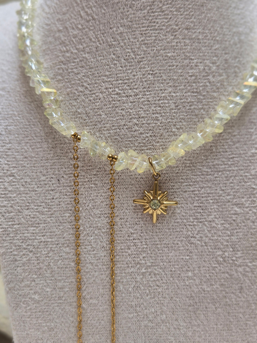 Collier LINA Cœur Cristal Jaune Doré – Éclat Solaire