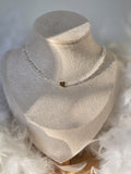 Collier Marra ras de cou – Perles blanche transparente, cristal & cœur