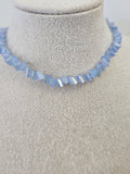 Collier AMARA – Cœur Doré & Cristal Bleu
